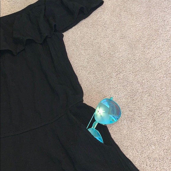 Off-Shoulder Romper - Picture 2 of 3